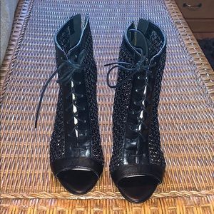 Nine West bootie heals